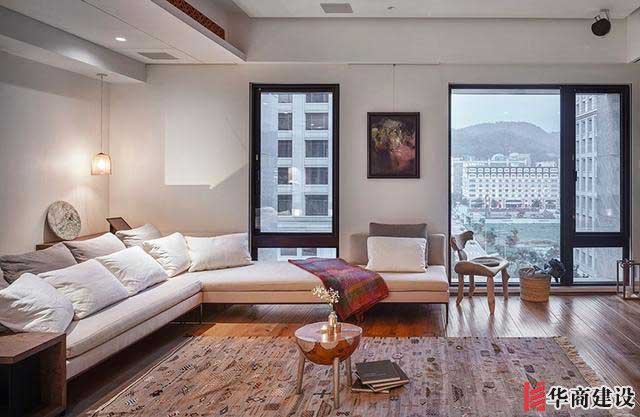 這樣的裝修設(shè)計加上160寸投影,沒有人會不喜歡